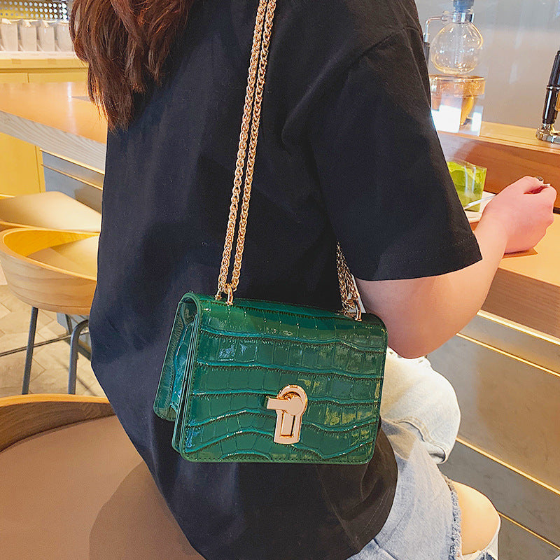 VerdeVogue™ Croc-Embossed Mini Chain Bag | Emerald Green Evening Clutch