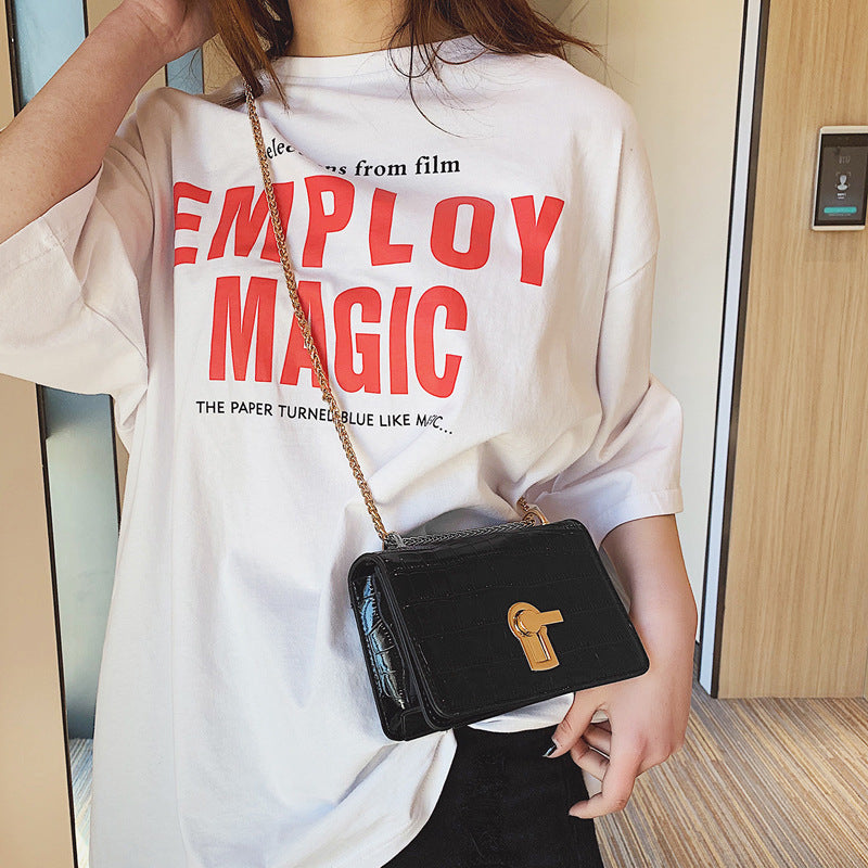 VerdeVogue™ Croc-Embossed Mini Chain Bag | Emerald Green Evening Clutch