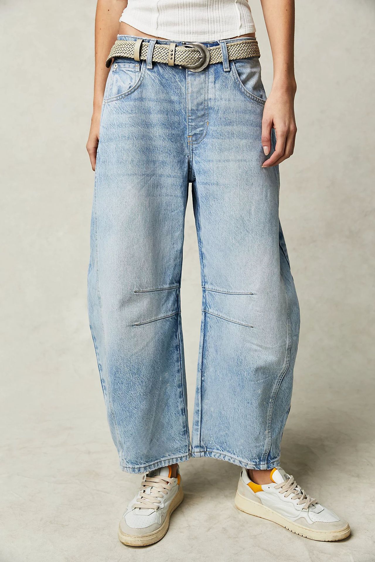 UrbanCurve™ Barrel Leg Denim Jeans | High-Waisted Horseshoe Fit