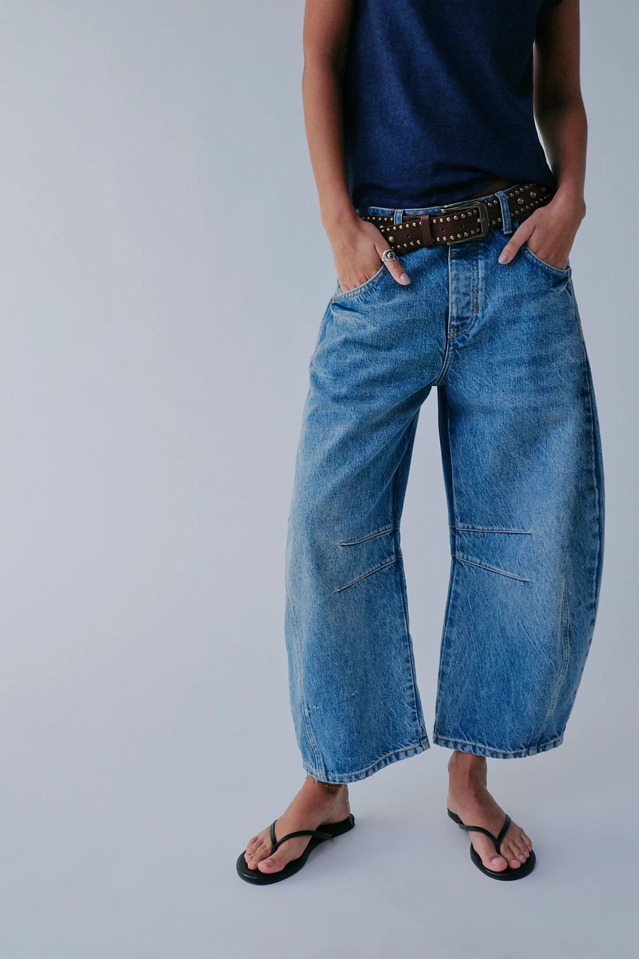 UrbanCurve™ Barrel Leg Denim Jeans | High-Waisted Horseshoe Fit